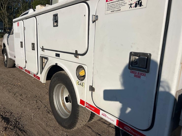 2017-ford-f350-xl-image-21