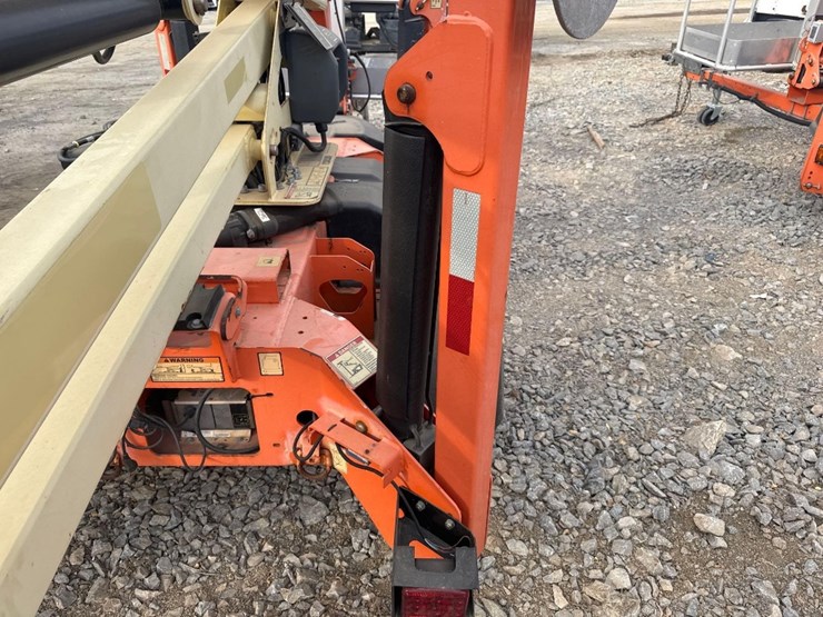 2017-jlg-t350-image-9