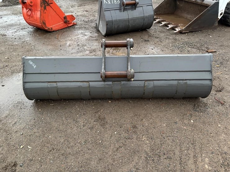 kubota-71"-excavator-clean-up-bucket-image-6