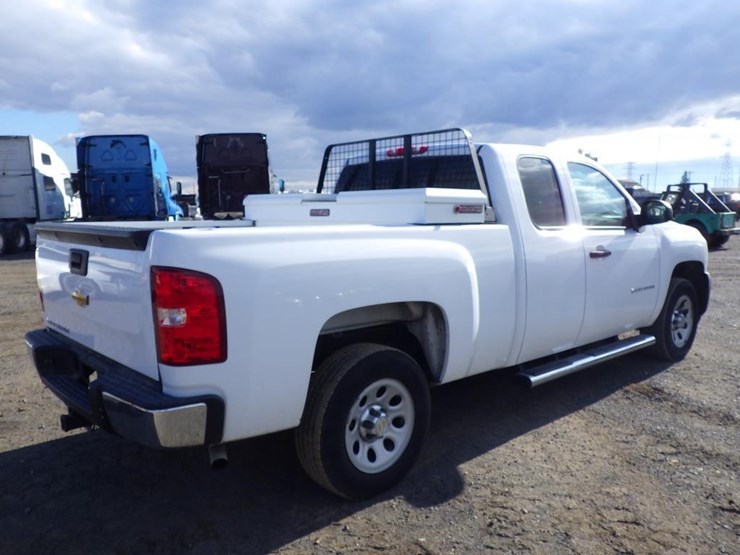 2013-chevrolet-1500-image-3