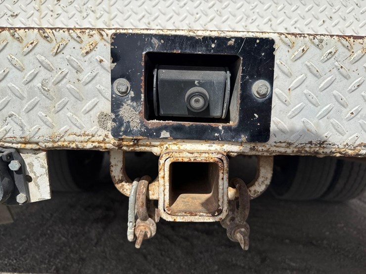 2016-ford-f550-xl-image-13