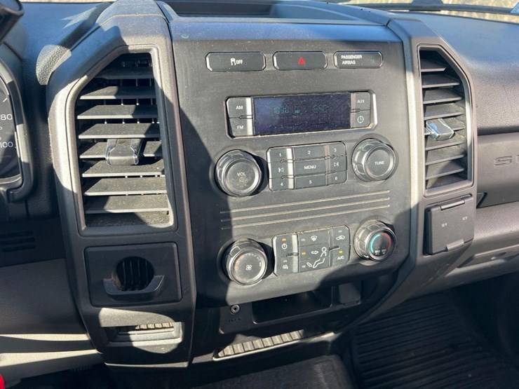2017-ford-f350-xl-image-33