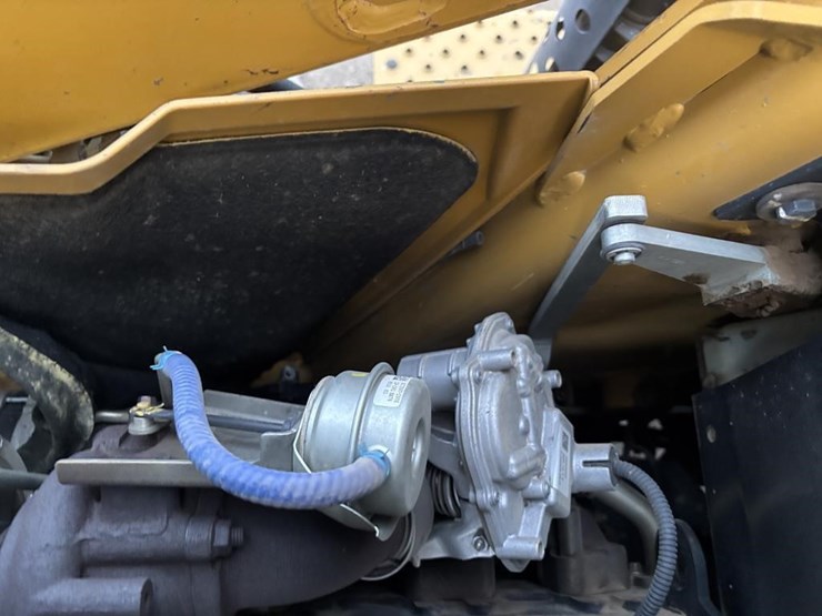 caterpillar-420f2-image-64