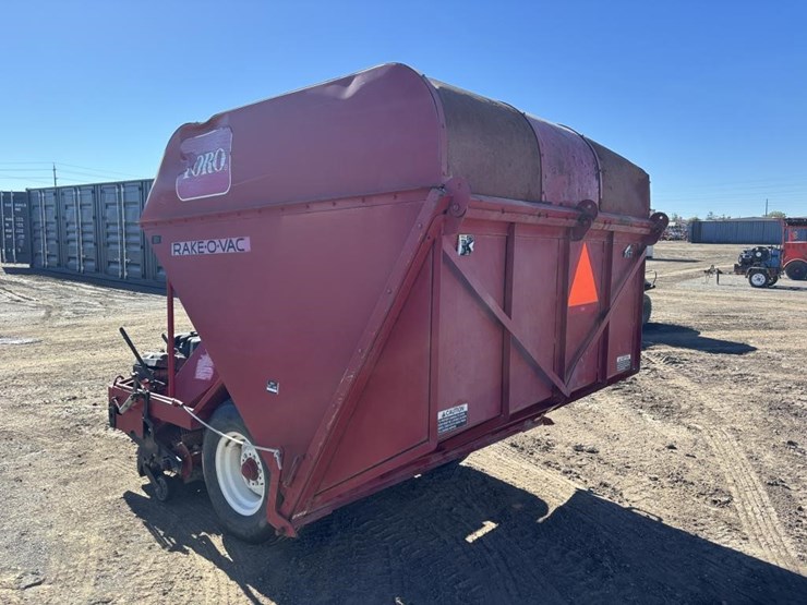 2011-toro-rake-o-val-0750-debris-vacuum-image-4