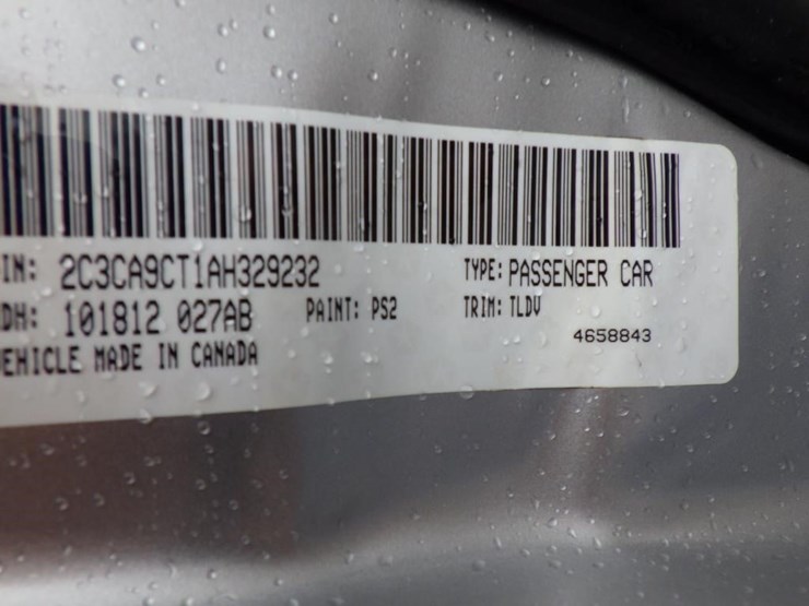 2010-chrysler-300-sedan-image-17