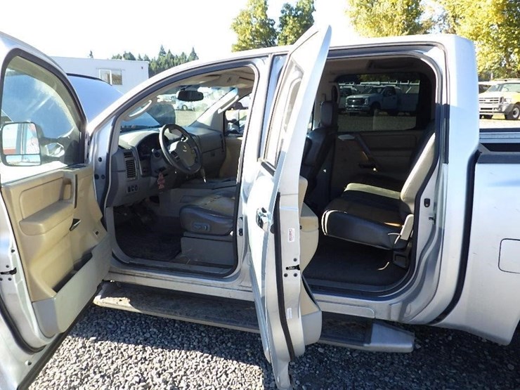 2004-nissan-titan-image-14