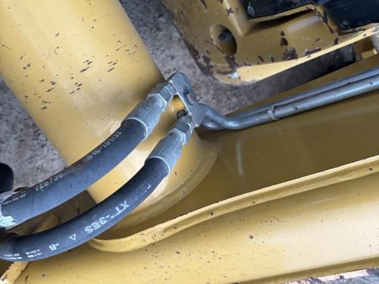 caterpillar-420f2-image-13