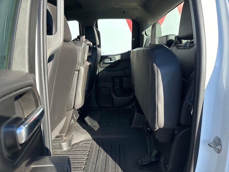 2020-chevrolet-silverado-image-19