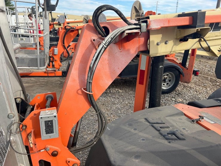 2018-jlg-t350-image-11