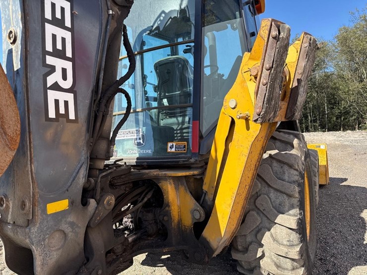 deere-410l-image-13