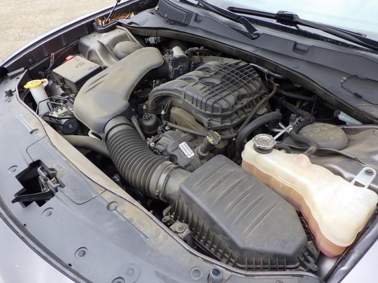 2021-dodge-charger-sedan-image-10
