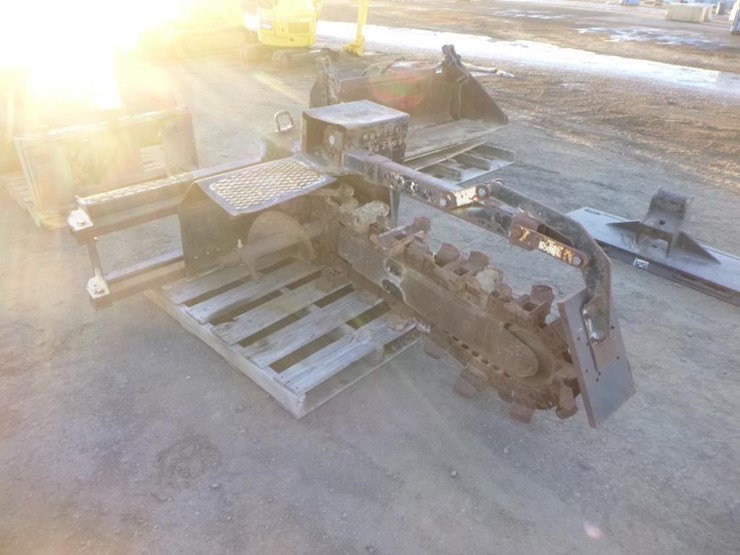 lowe-21c-skid-steer-trencher-image-2