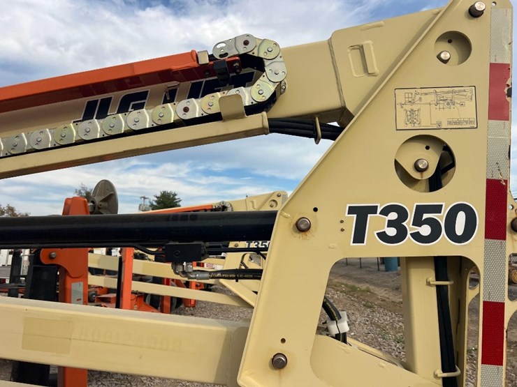 2016-jlg-t350-image-15