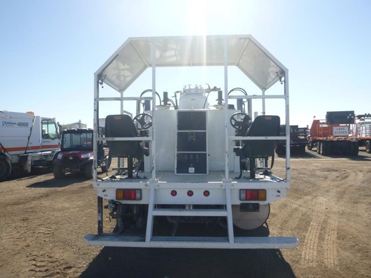 2008-gmc-w5500-image-7