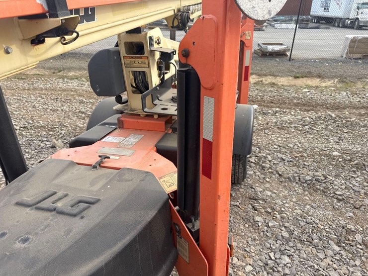 2017-jlg-t350-image-11