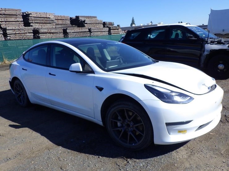 2023-tesla-model-3-sedan-image-2