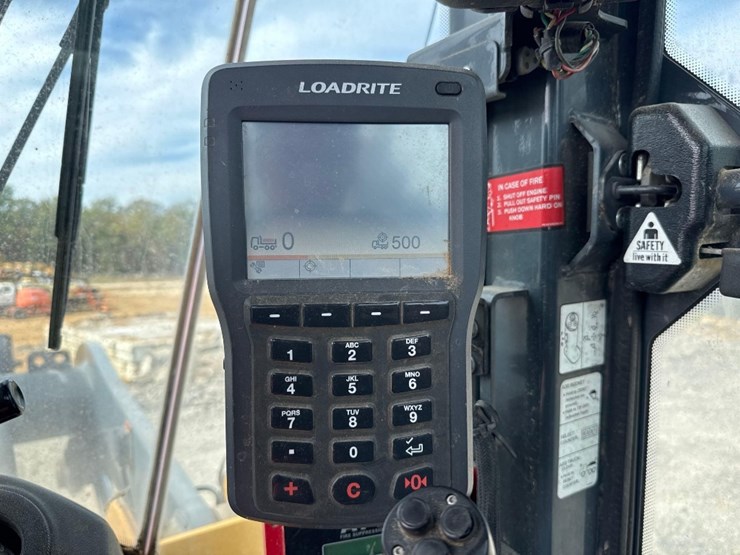 2017-deere-644k-image-23