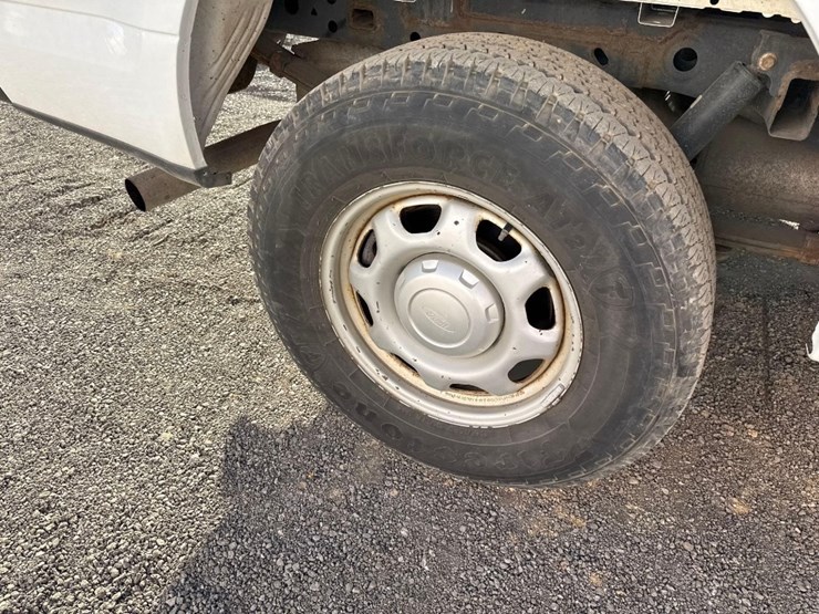 2018-ford-f150-xl-image-12