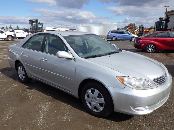 2006-toyota-camry-sedan-image-2