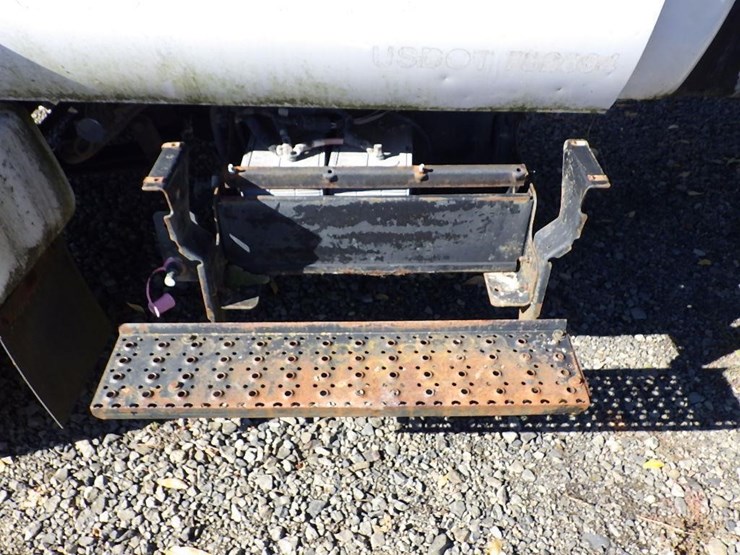 2006-ford-f750-image-10