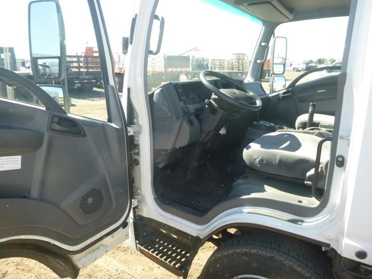 2008-gmc-w5500-image-17
