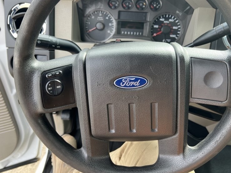 2010-ford-f350-xlt-image-27
