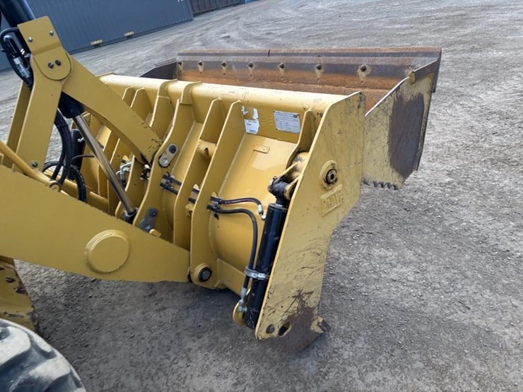 caterpillar-420f2-image-11
