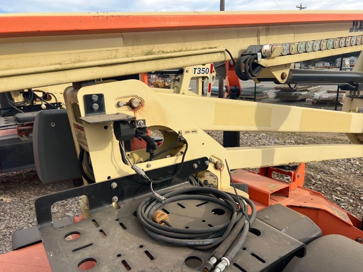 2018-jlg-t350-image-12