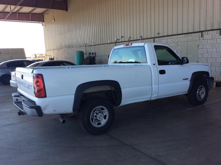 2003-chevrolet-1500-image-3