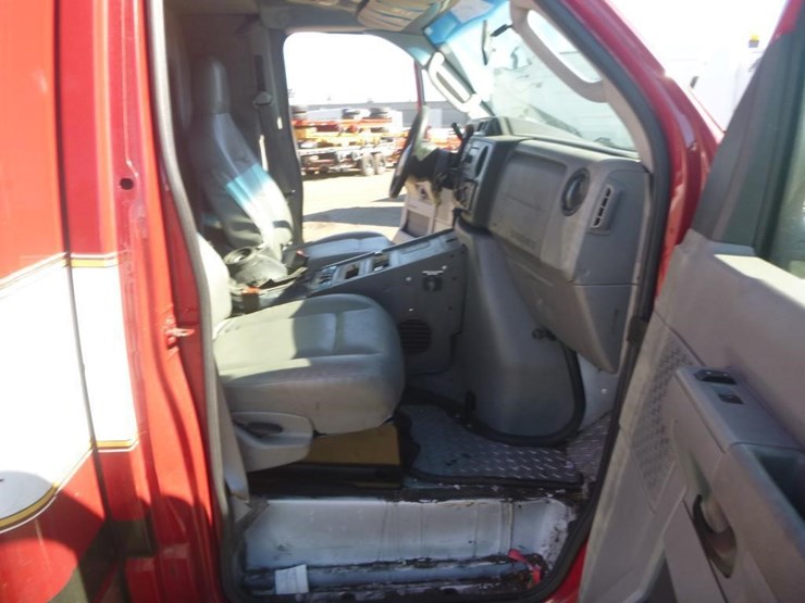 2017-ford-e350-image-10