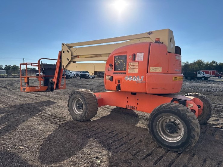 2014-jlg-4550aj-series-ii-manlift-image-4