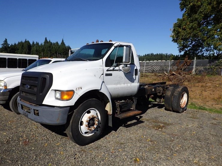 2006-ford-f750-image-1
