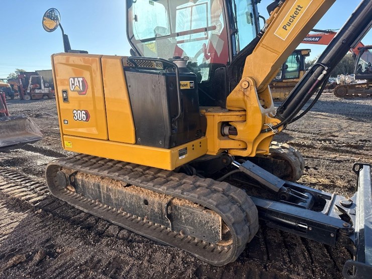 2024-caterpillar-306cr-image-8