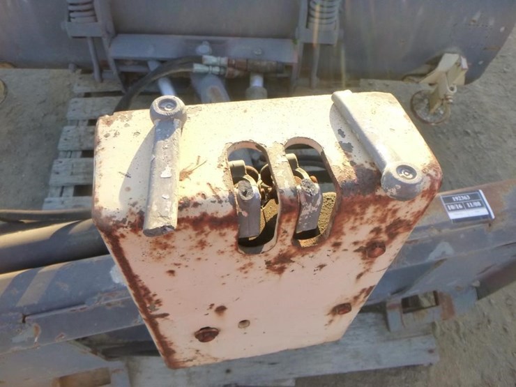 72"-skid-steer-dozer-blade-image-6
