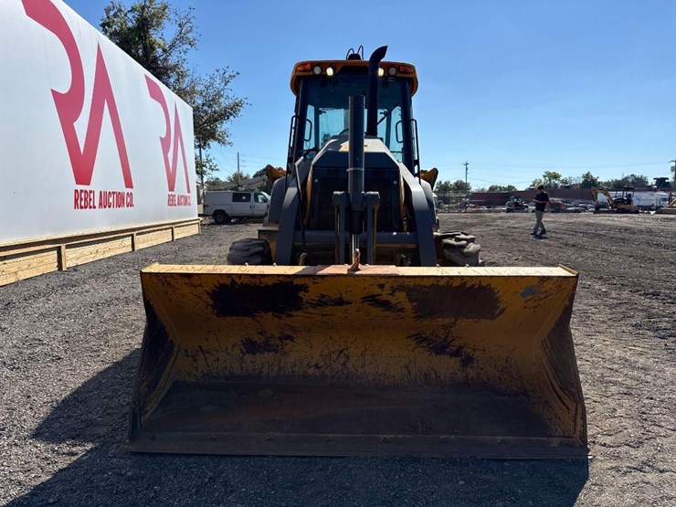 deere-410l-image-3
