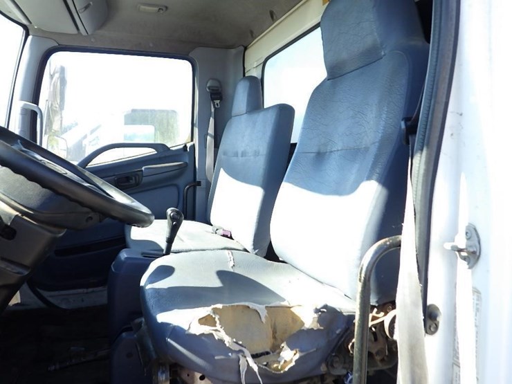 2005-hino-185-image-14