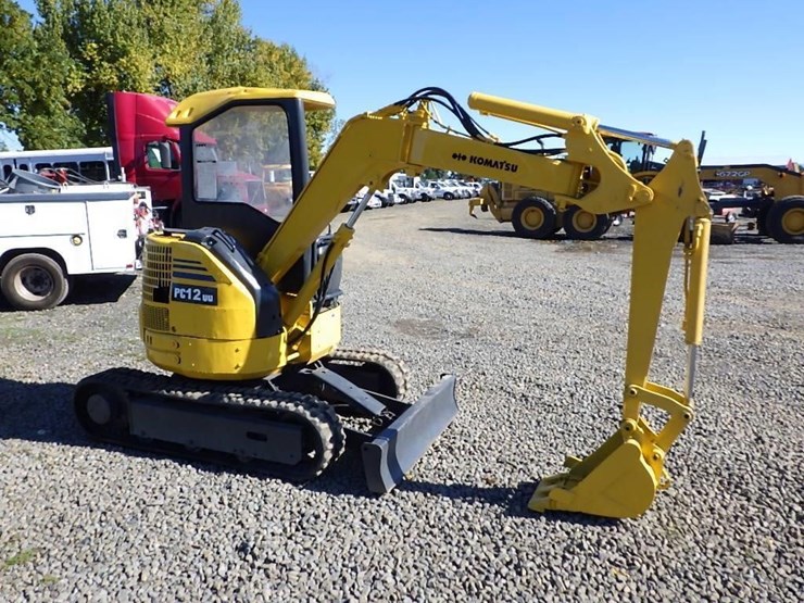 komatsu-pc12-image-2