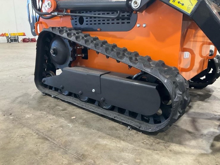 #1001-•-new-land-hero-ldh-t460-mini-track-skid-steer-loader-image-5