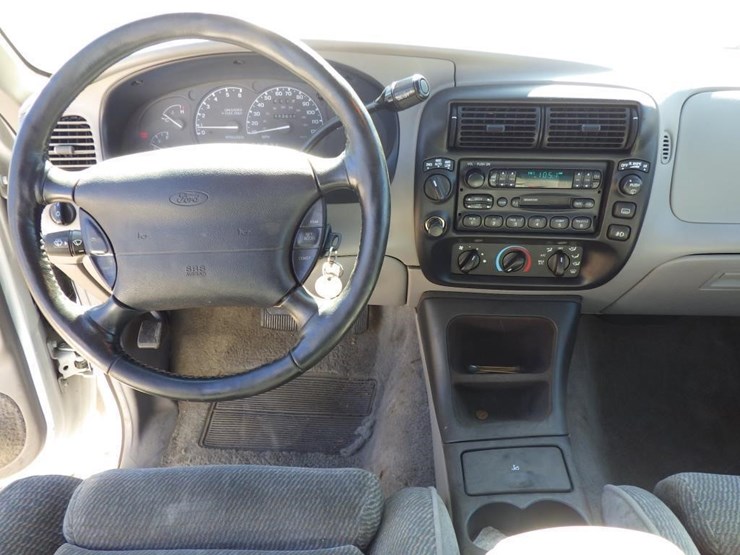 1996-ford-explorer-image-9