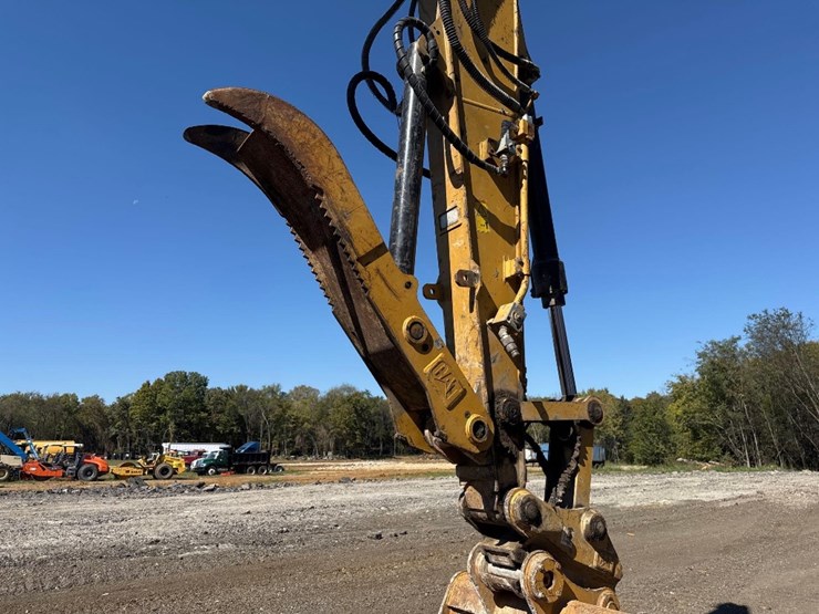 2016-caterpillar-315fl-image-25