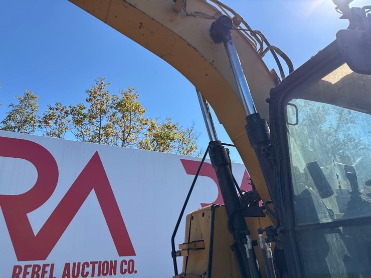 2016-caterpillar-315fl-image-22