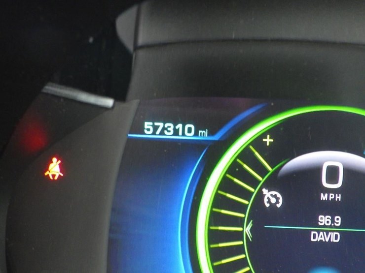 2016-chevrolet-volt-sedan-image-14