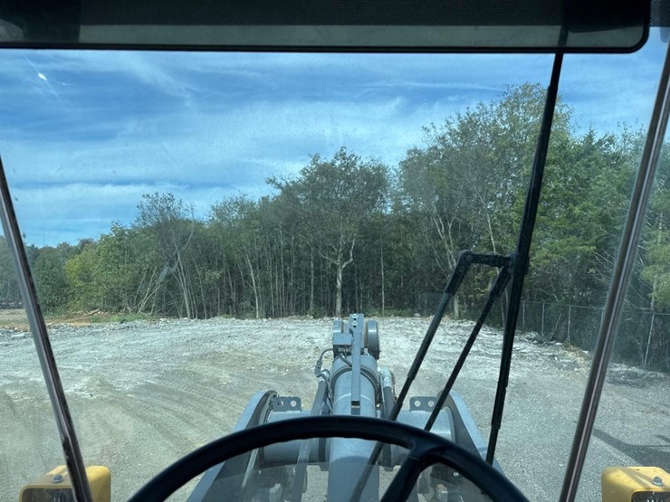 2017-deere-644k-image-21