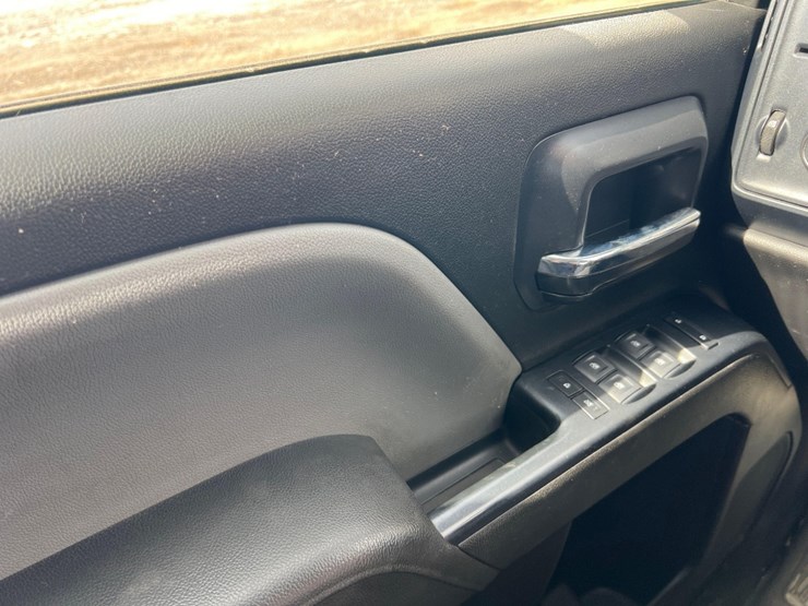 2019-chevrolet-silverado-image-28