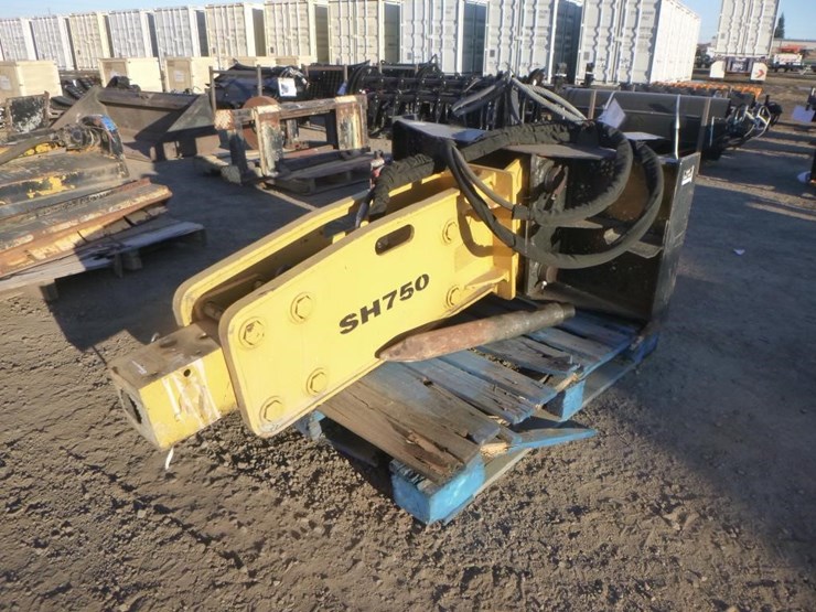 sh750-skid-steer-hydraulic-breaker-image-1