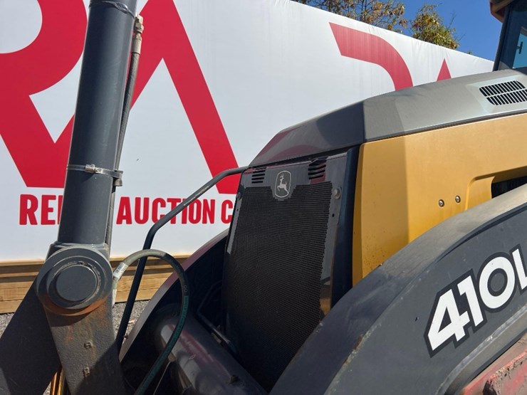 deere-410l-image-11