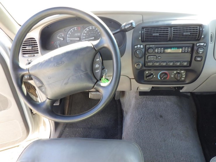 1995-ford-explorer-image-9