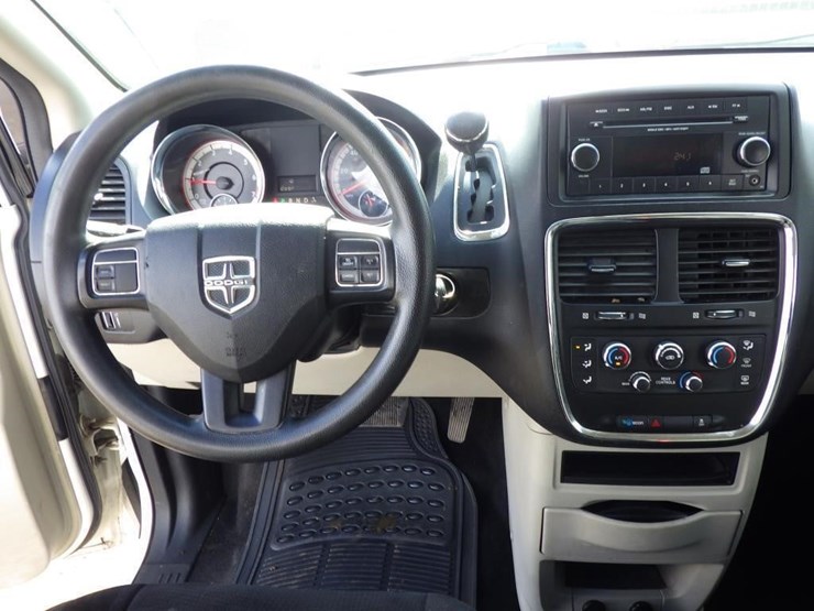 2013-dodge-grand-caravan-image-9