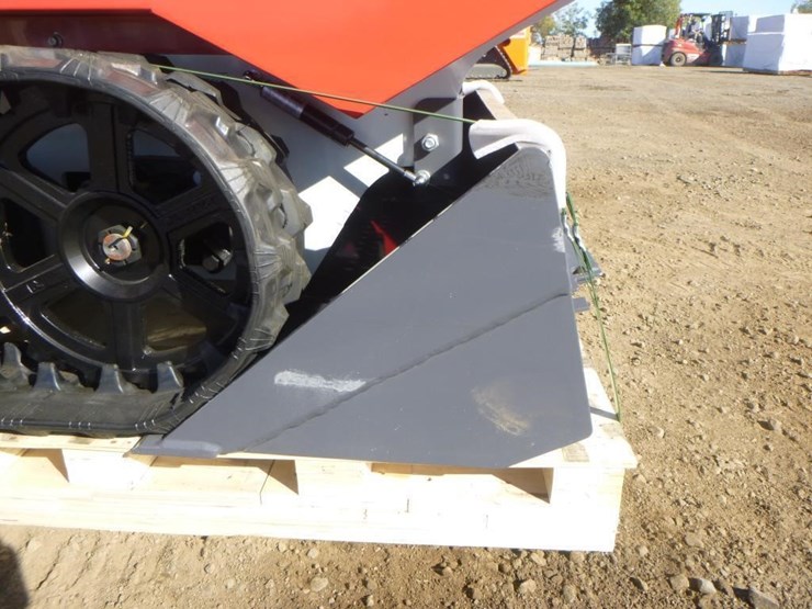 battler-st28h-6-skid-steer-track-loader-image-9