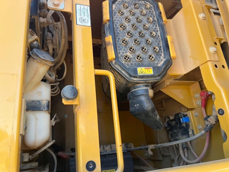 2021-caterpillar-336gc-image-32